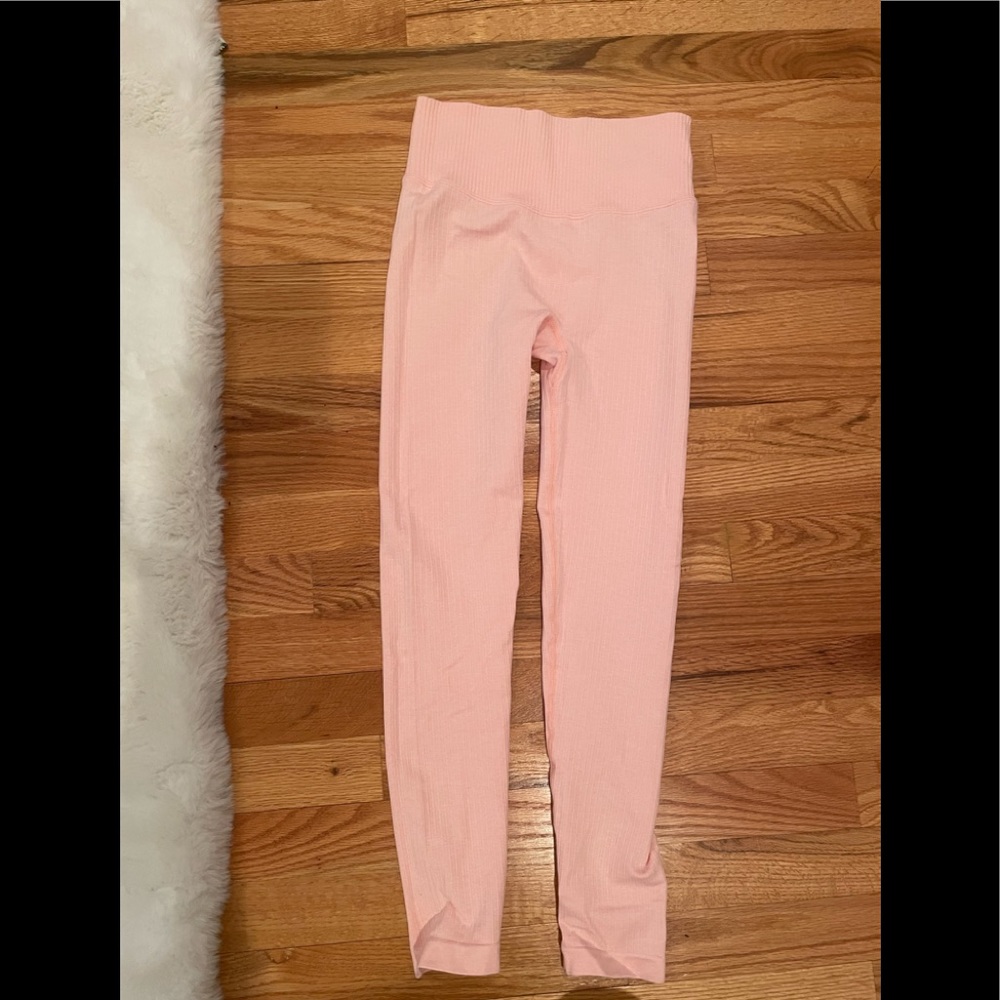 Pink ribbed workout leggings